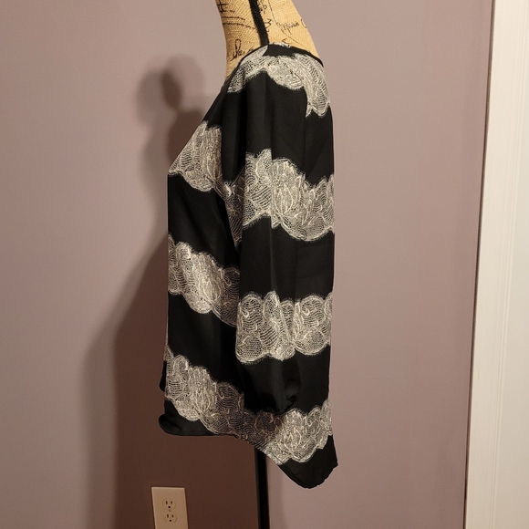 Blouse - Picture 2 of 5